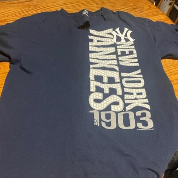New York Yankees Womens Customized Cut and Tied Back Official MLB T-Shirt Large - Picture 1 of 3